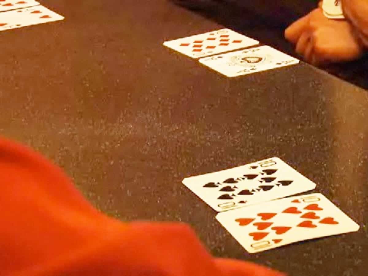 Trong trò chơi bài cá cược Blackjack thì điểm số được quy định ra sao?